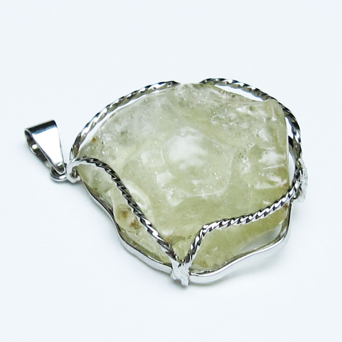 リビアングラス ペンダント libyan desert glass 原石 ペンダントトップ リビアンガラス リビアンデザートグラス pendant 一点物 送料無料 112-13902