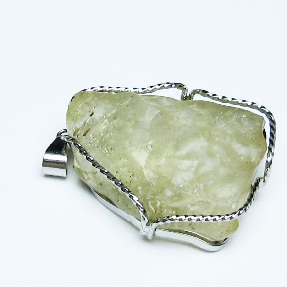 リビアングラス ペンダント libyan desert glass 原石 ペンダントトップ リビアンガラス リビアンデザートグラス pendant 一点物 送料無料 112-13913
