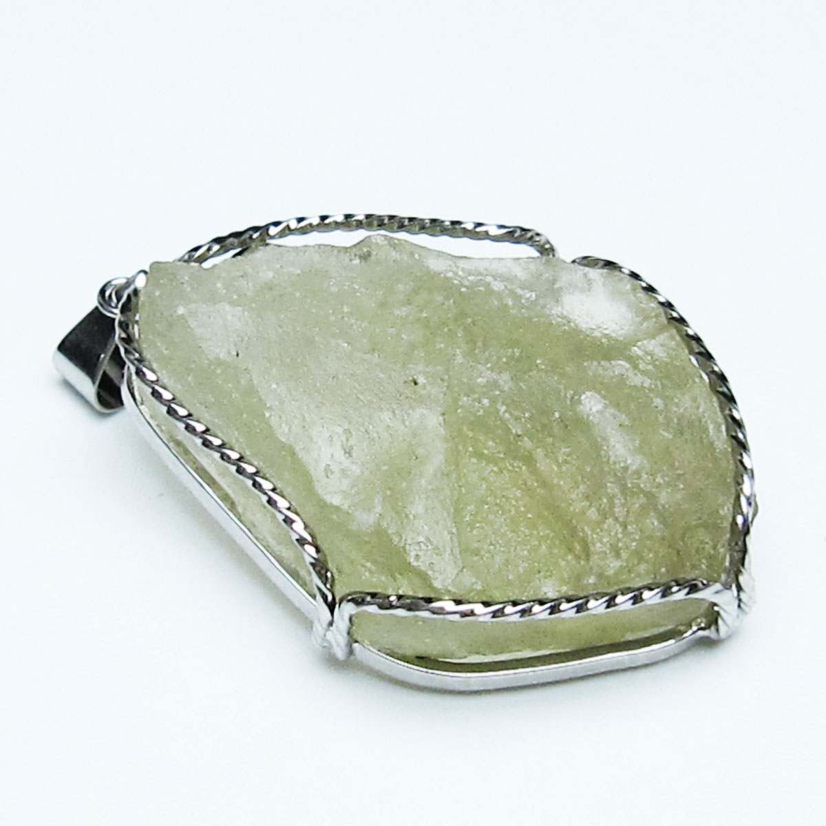 リビアングラス ペンダント libyan desert glass 原石 ペンダントトップ リビアンガラス リビアンデザートグラス pendant 一点物 送料無料 112-13919 11,932円