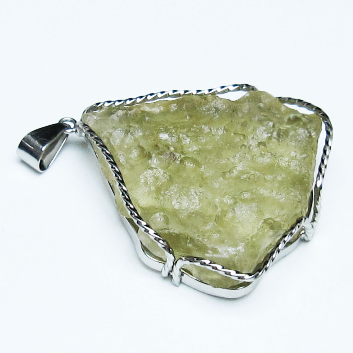 リビアングラス ペンダント libyan desert glass 原石 ペンダントトップ リビアンガラス リビアンデザートグラス pendant 一点物 送料無料 112-13920｜天然石・パワーストーンの東昇