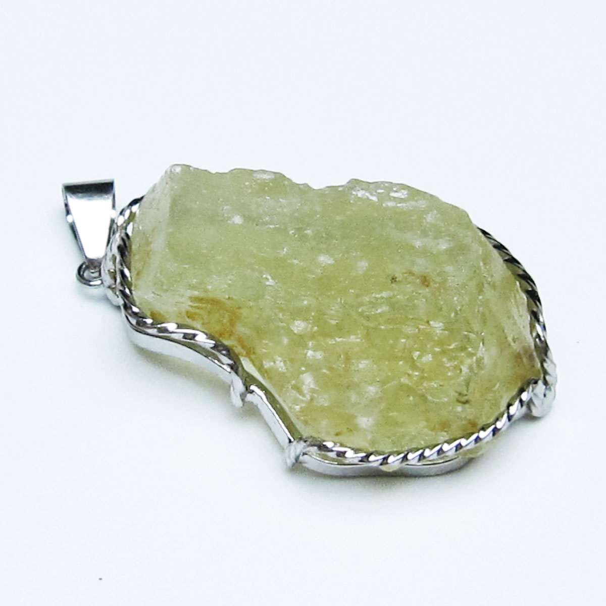リビアングラス ペンダント libyan desert glass 原石 ペンダントトップ リビアンガラス リビアンデザートグラス pendant 一点物 送料無料 112-13923