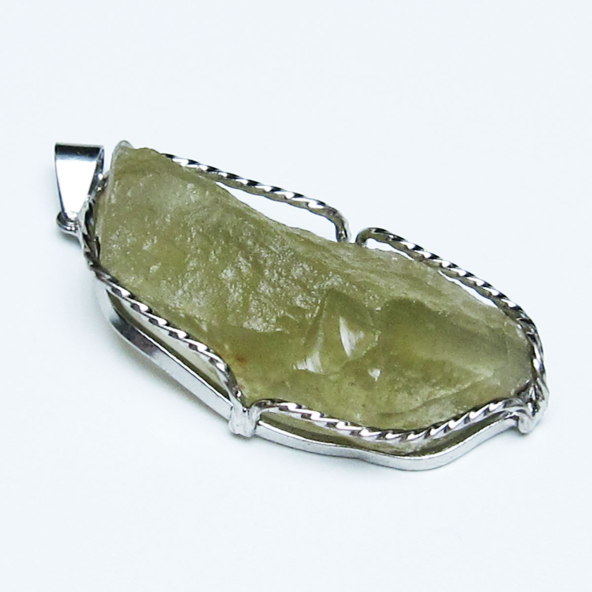 リビアングラス ペンダント libyan desert glass 原石 ペンダントトップ リビアンガラス リビアンデザートグラス pendant 一点物 送料無料 112-13925