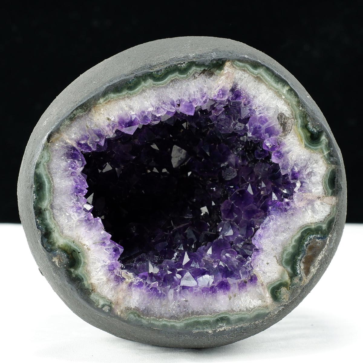 2.4Kg アメジストドーム ウルグアイ産 サークルジオード 原石 amethyst