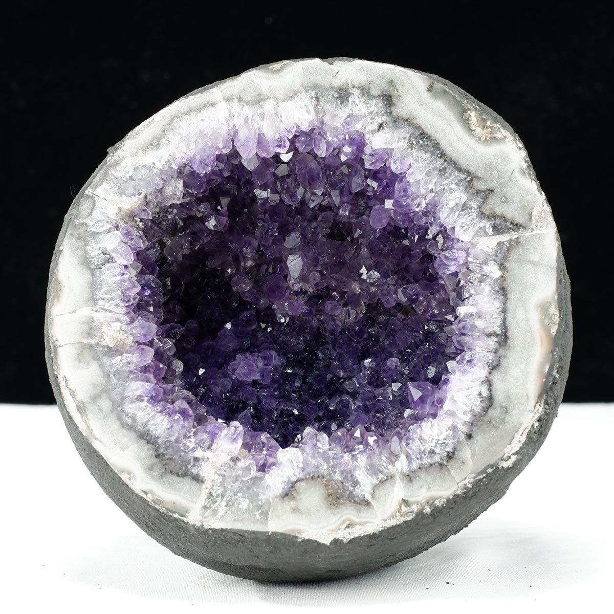 アメジストドーム 1.9Kg ウルグアイ産 サークルジオード 原石 amethyst 卓上サイズ アメジストカペーラ 高品質 ミニドーム 開運 風水 玄関 パワーストーン 天然石 dome 一点物 送料無料 174-2286｜天然石・パワーストーンの東昇 20,738円