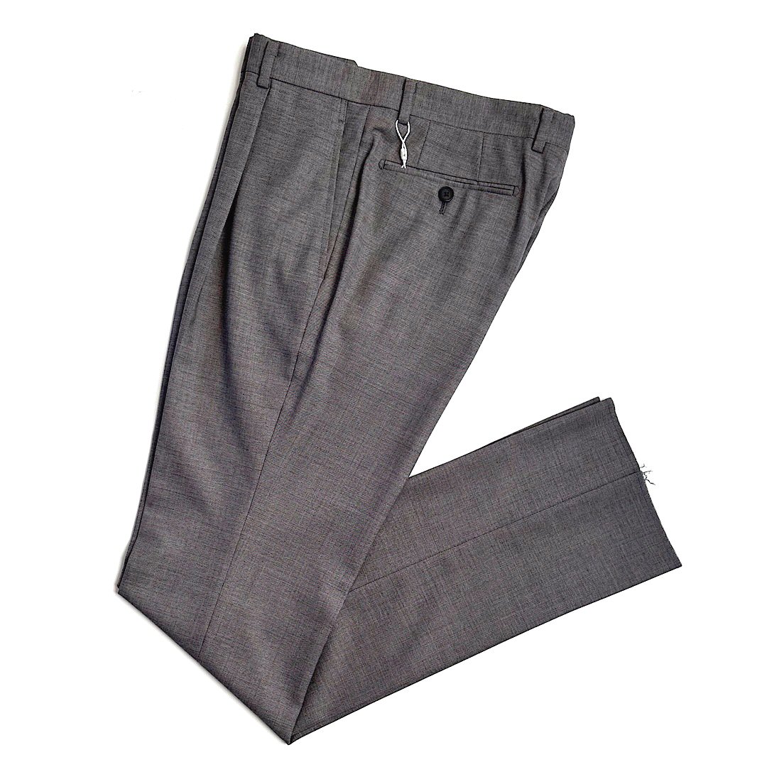 Aquascutum【アクアスキュータム】 定価44,000円（税込） 日本製 シャークスキンドレスパンツ ウールスラックス ベージュ ワンタック 春夏 ウエスト79cm・82cm