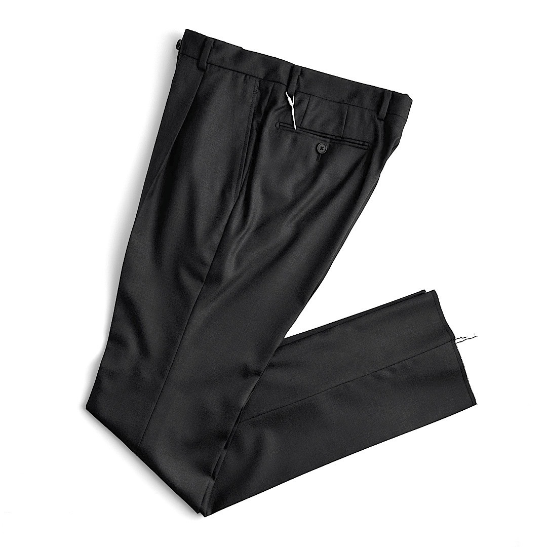 Aquascutum【アクアスキュータム】定価44,000円(税込)日本製 ワンタックスラックス秋冬 ドレスパンツ チャコールグレーウエスト79cm・82cm|toto・noel