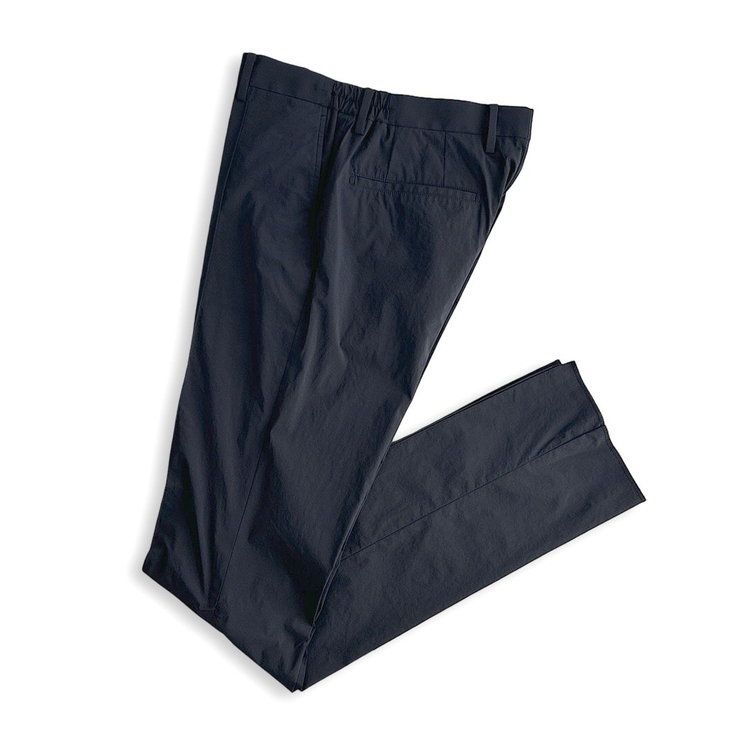 D'URBAN【ダーバン】 定価26,400円（税込） ストレッチ スラックス パンツ 薄手 軽量 センターシーム メンズ 高級 ブランド 春夏 ネイビー ノータック イージーケア 46 ウエスト78～82cm
