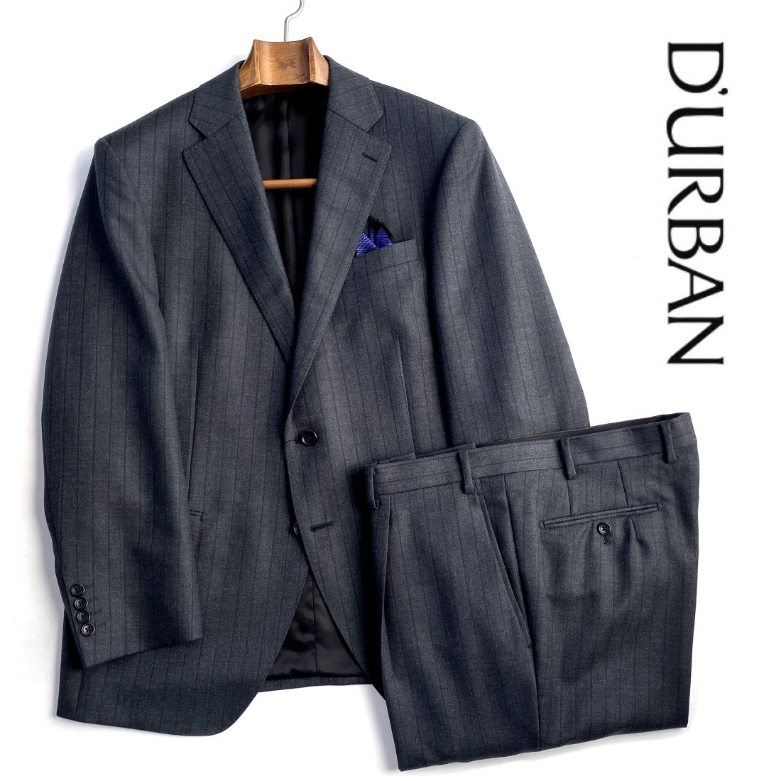 ダーバン 日本製ニュージーランドメリノウールスーツzeal生地使用 ストライプグレー ネイビー総裏仕立て大きいサイズ Toto Noel 流れるようなドレープ感を楽しめます スーツ 美しい光沢感と適度な弾力性による D Urban