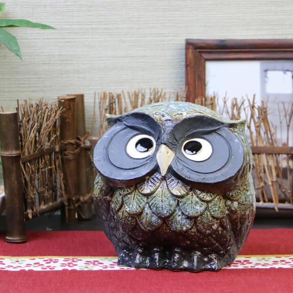 特大の縁起の良い信楽焼フクロウの置物。開運·商売·幸運魔除け 在庫 処分ハンドメイド・手芸 - 特大の縁起の良い信楽焼フクロウ