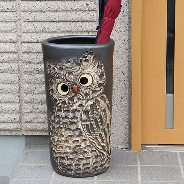 【今だけ限定10%OFFクーポン】傘立て 陶器傘立て 信楽焼かさたて 和風傘立て 傘入れ 壷 しがらき カサタテ やきもの傘立て かさたて陶器 玄関 花器 花瓶 ふくろう傘立て 梟 フクロウ [kt-0035]