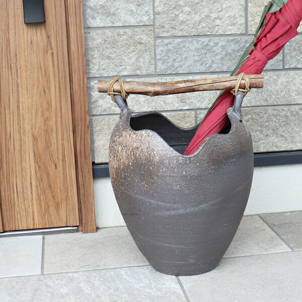 信楽焼 二号さん傘立て(花立て、花器) 部屋の入り口の室内装飾 瀬戸もの 信楽焼かさたて 瀬戸もの傘立て 和風傘立て やきもの 傘たて つぼ ツボ しがらき 傘入れ カサタテ 営造祝 開店祝 kt-0045