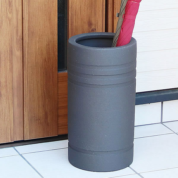 【今だけ限定10%OFFクーポン】傘立て 陶器傘立て 信楽焼かさたて 和風傘立て 傘入れ 壷 しがらき カサタテ やきもの傘立て かさたて陶器 玄関 花器 花瓶 黒マット傘立て [kt-0304]