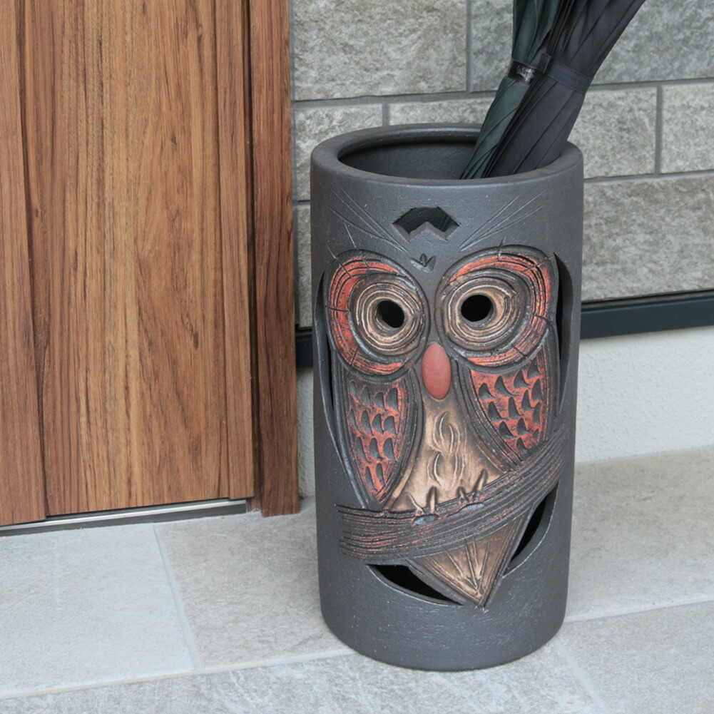 陶器傘立て フクロウ／梟 信楽焼 高さ47cm×幅47cm×33cm 中古 黒フクロウ彫り傘立 （信楽焼き・陶器・傘立て・梅雨・雨・玄関