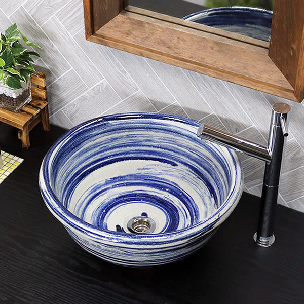 【今だけ限定10%OFFクーポン】信楽焼 手水鉢 (小型) 手洗い鉢 飽きのこない洗面鉢 お洒落な洗面器 手洗器 手洗鉢 洗面ボール 洗面シンク 陶器 洗面台 手洗い鉢 洗面ボール 洗面陶器 やきもの 和風 tr-2268