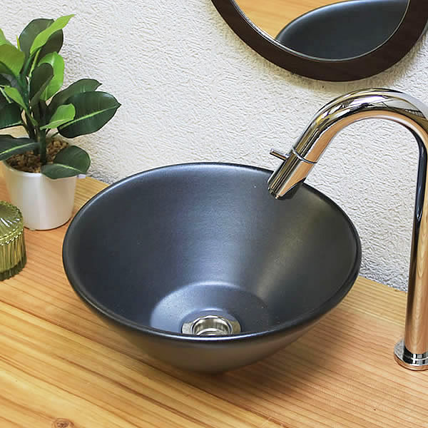 【今だけ限定10%OFFクーポン】手洗い鉢 陶器洗面 信楽焼 洗面ボウル 手洗器 洗面ボール トイレ用 小さい鉢 手洗鉢 陶器 洗面鉢 鉢 手洗い器 鉢 洗面シンク 洗面器 洗面台 ボール 和風 やきもの しがらき 黒 ブラック 丸 ［tr-1180］