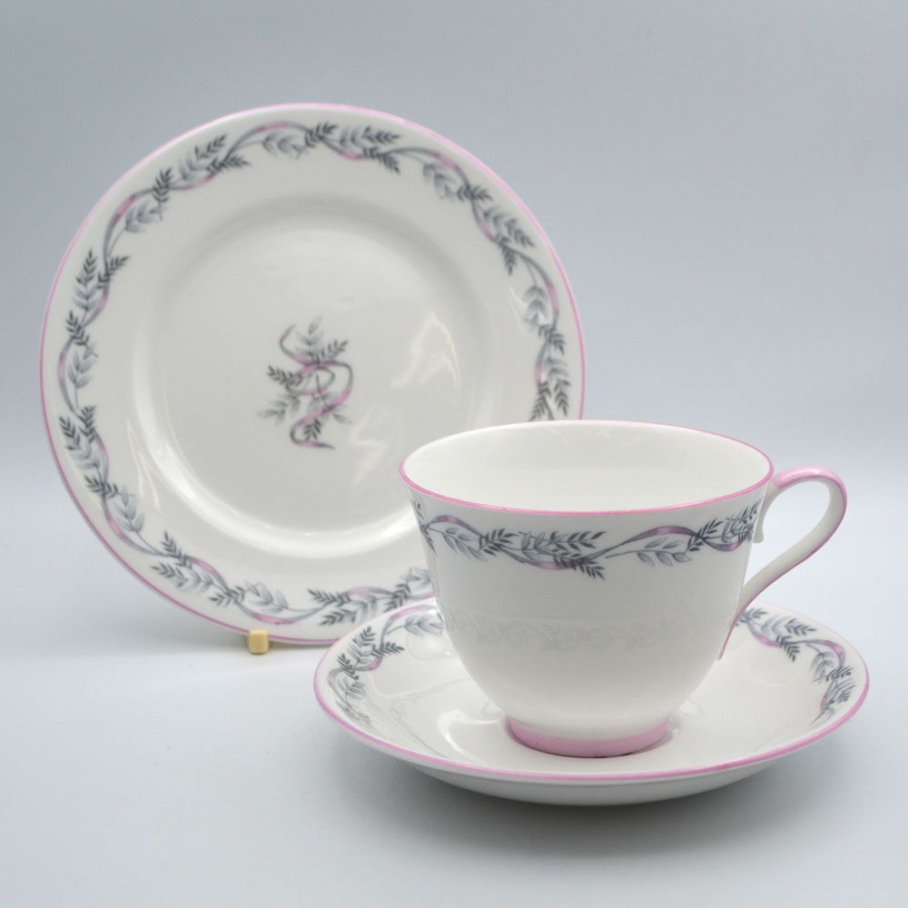 ヴィンテージ トリオ ティーカップ＆ソーサー Roslyn China ロズリンチャイナ Symphony シンフォニー 1940-1950年代頃 アンティーク 食器 陶磁器 キッチン雑貨 テーブルウェア ティーセット 茶器