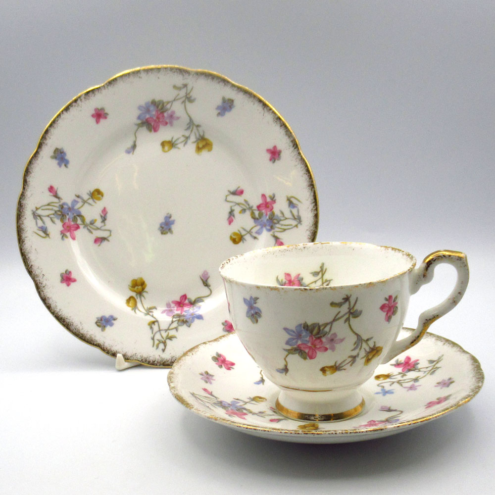 楽天市場】アンティーク トリオ ティーカップ＆ソーサー Royal