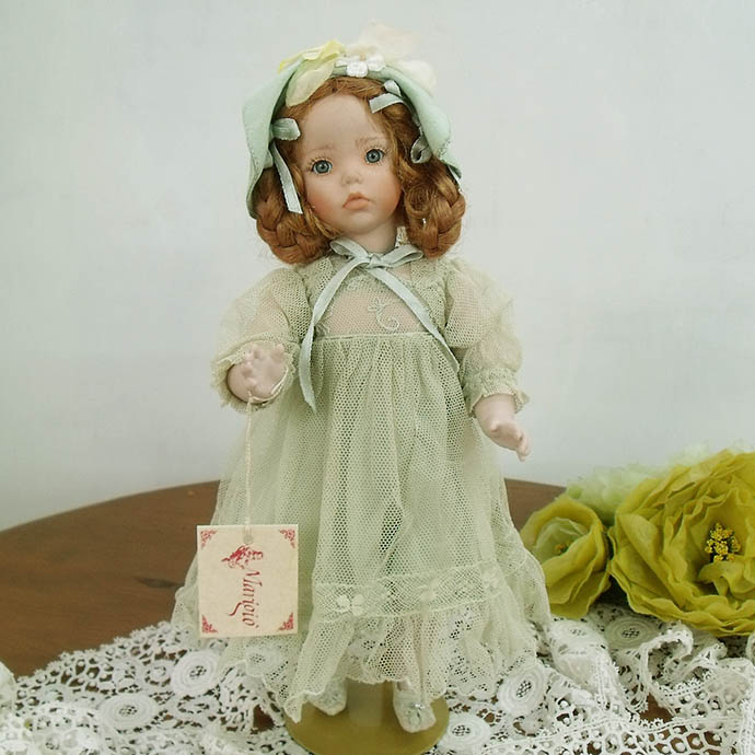 ビスクドール Marigio 少女 グリーン ２ マリア ロッシ マリジオ 作 Marigio イタリア 陶製 イタリア