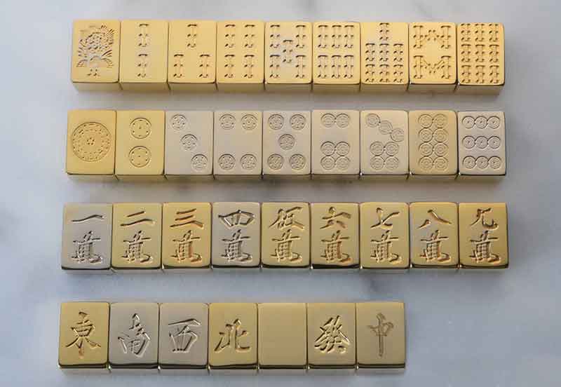 数量は多い 金の牌 極 24金メッキ 景品 記念品 縁起物 贈り物 ギフト プレゼント 麻雀好き グッズ マージャンパイ 高級 麻雀牌 136牌フルセット 麻雀牌 麻雀