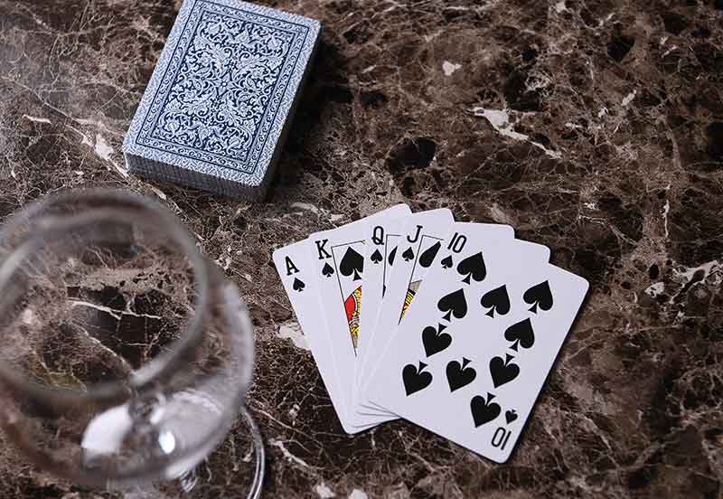 期間限定割引p テーブルゲーム おしゃれ ゲーム トランプ ゲーム 大人 海外 Pico Pao 新感覚 外国おもちゃ 気軽に始める ポーカーセット トランプ ダイス Petaca Poker Card カードゲーム おもちゃ 大人 子供 アナログ 室内 外国 メンズバッグ専門店 紳士の持ち物