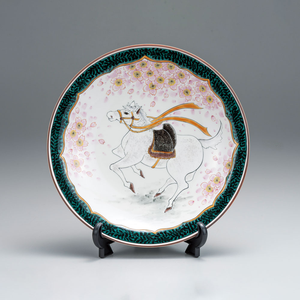 【干支置物 午3 九谷焼　飾皿6号（皿立付）】九谷隆光　紙箱 楽天市場】九谷焼 飾り陶板 午（皿立付）/田中正人 ＜2026年 十二支 午