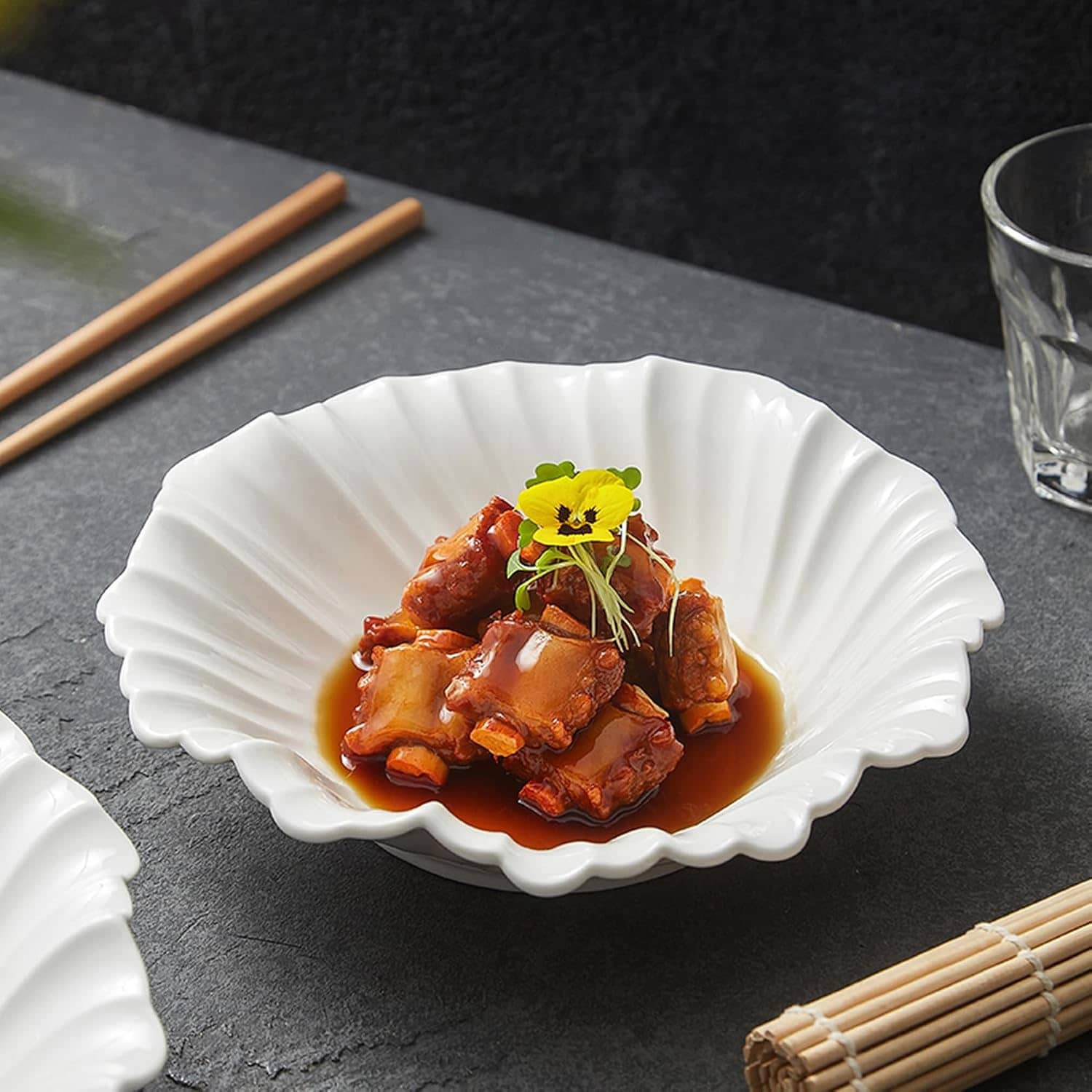 ラウンドプレート パーティー ディナープレート お皿 北欧風 カフェ風食器 おしゃれ カジュアル 田園風 無地 C かわいい 可愛い 深めデザイン サラダ皿 ホワイト 丸型 洋食器 陶磁器 シンプル