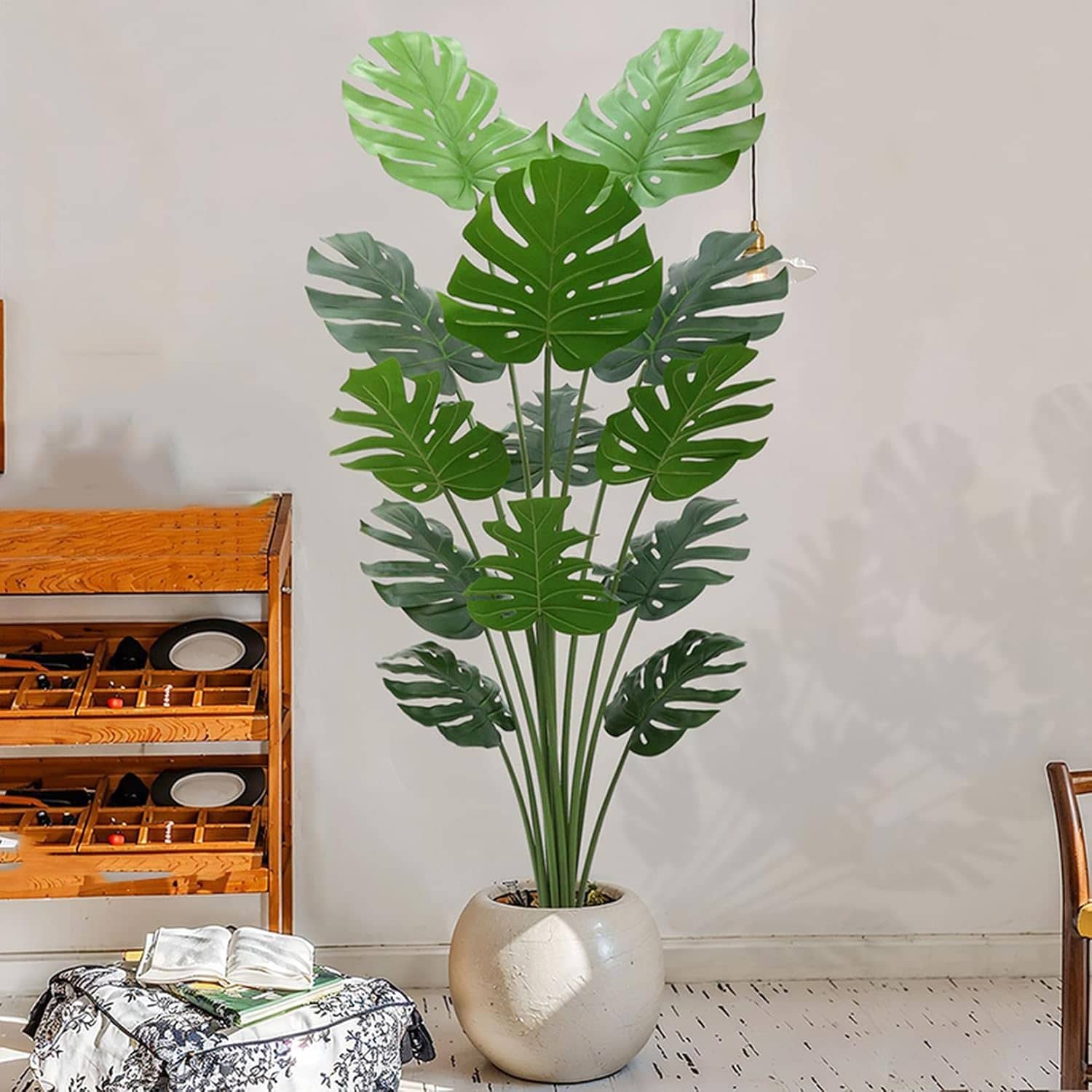 フェイクグリーン モンステラ お手入れ不要 観葉植物 フェイク 180cm 常緑樹 大型 人工観葉植物 造花 インテリア 室内 オフィス おしゃれ 装飾 観葉樹 リアルな枝葉 枝の角度調整可能 玄関｜Funny Life 店
