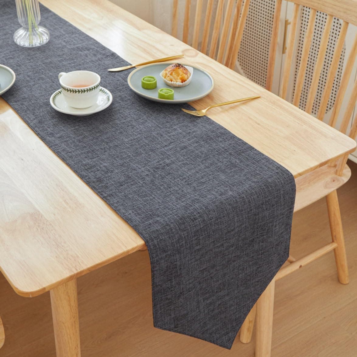 テーブルランナー 30&times;180cm 黒 タッセル テーブルマット テーブルセンター テーブル ランナー テーブルコーディネート おしゃれ 無地 シンプル リバーシブル 吸水 速乾 アジアン 雑貨 クロ｜Funny Life 店