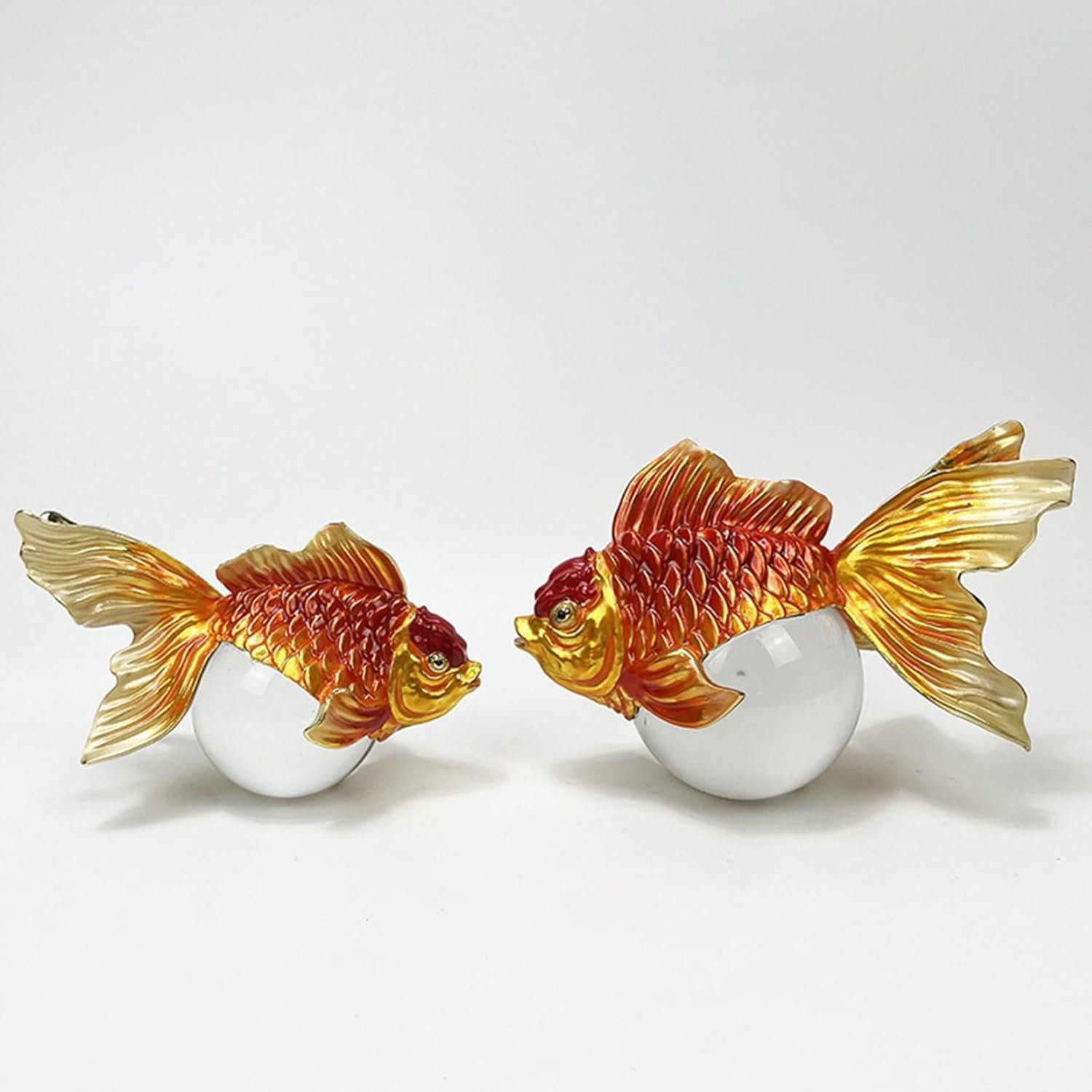 金魚 水晶玉 無色透明 クリスタルボール 水晶球 風水 招財 繁栄 商売繁盛 人工 溶錬 浄化 開運 お守り 開運祈願 インテリア 風水グッズ パワーストーン 置物 新年 プレゼント ギフト お礼 贈