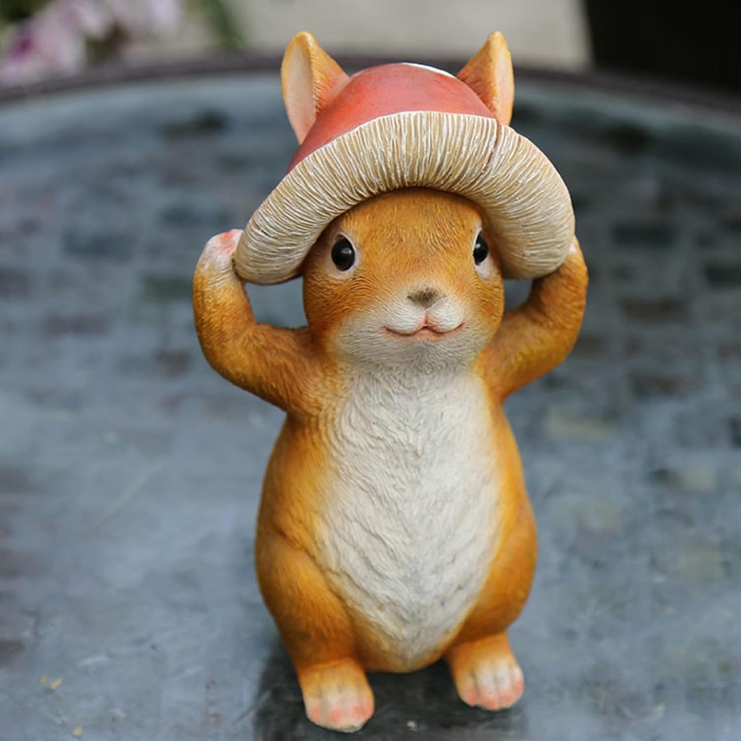 ガーデンオーナメント 家兎 兎 脂苑地かざり付ける 飾りつけ うさぎ 家兎 カワイイ 童話風 庭 飾りつけ 雨合羽 耐久 カントリー雑貨 園芸備品 室内装飾 芸術品 お部屋 お庭 室外 部屋の入り口 太鼓腹
