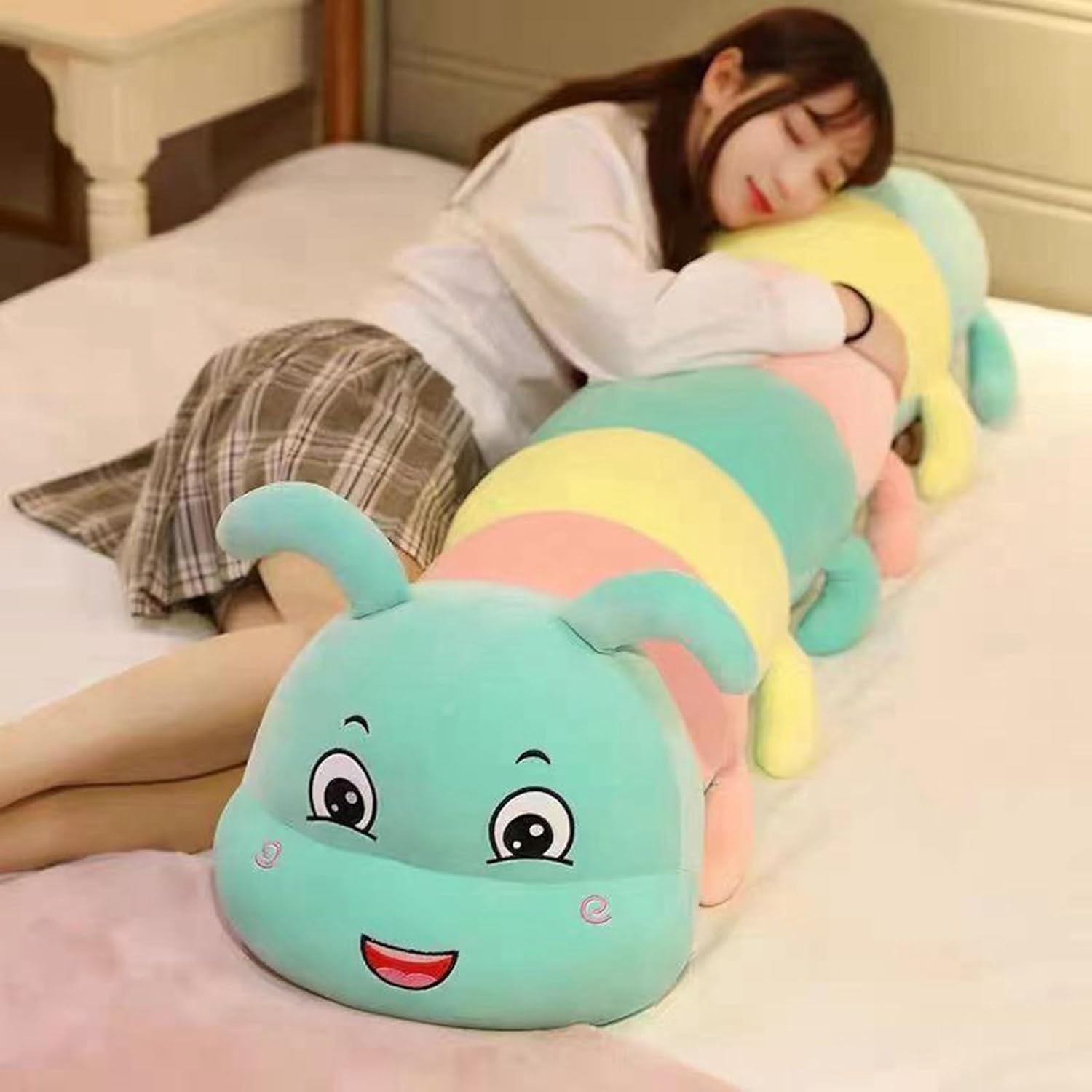 好いたらしい ぬいぐるみ 芋虫 抱きまくら 添い寝まくら 座布団 癒される ふわふわ パステル色の ロング座布団 毛の荒物 縫いぐるみ 馬鹿でかい大きさ 文字記号 差し上げ物 お生まれ落ちる日 室内装飾 赤ちゃん ね