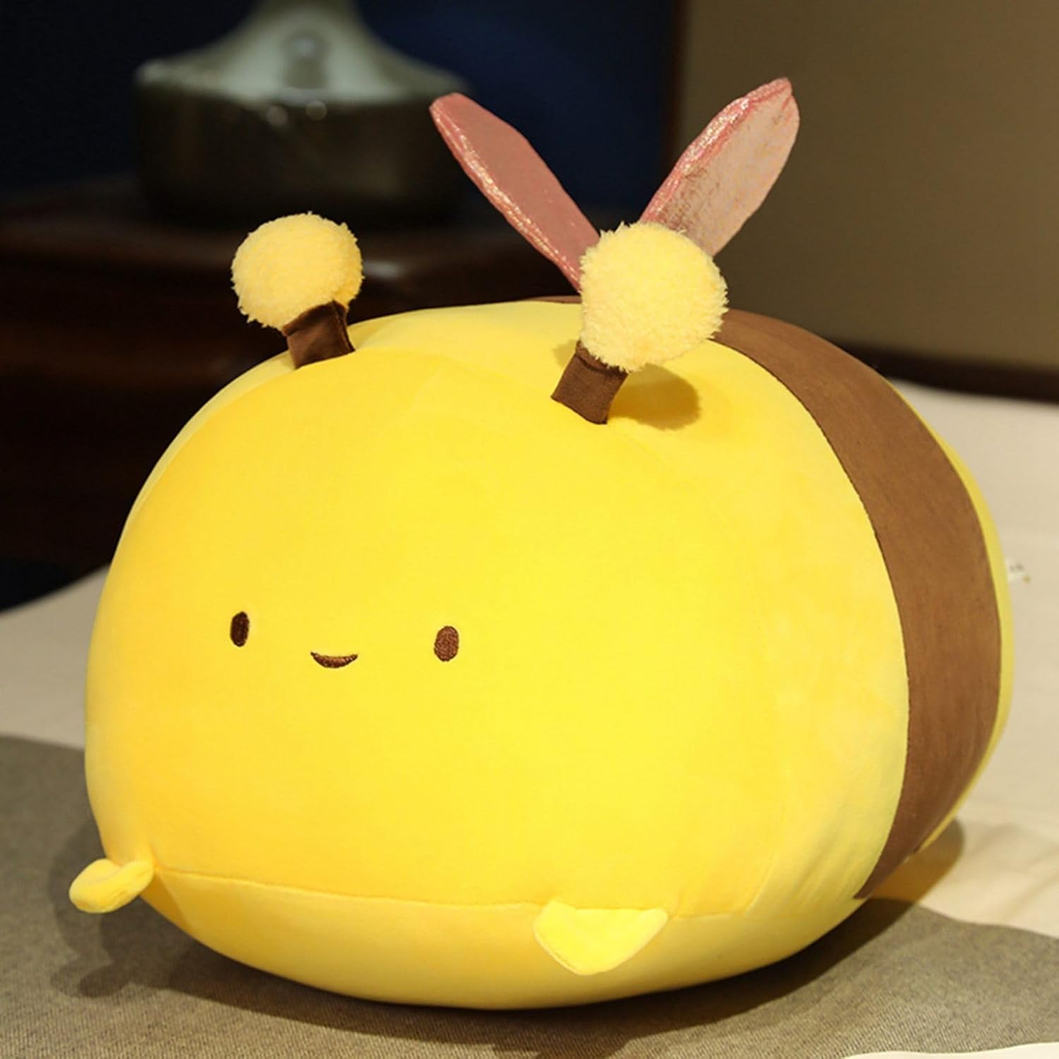 ミツバチぬいぐるみ 抱きまくら クッション 可愛い 添い寝枕 柔らかい ふわふわ ぬいぐるみ ミツバチ抱き枕 お昼寝クッション デスク枕 癒し 肌触り 洗える 毛が抜けない ストレス解消 ギフト プレ