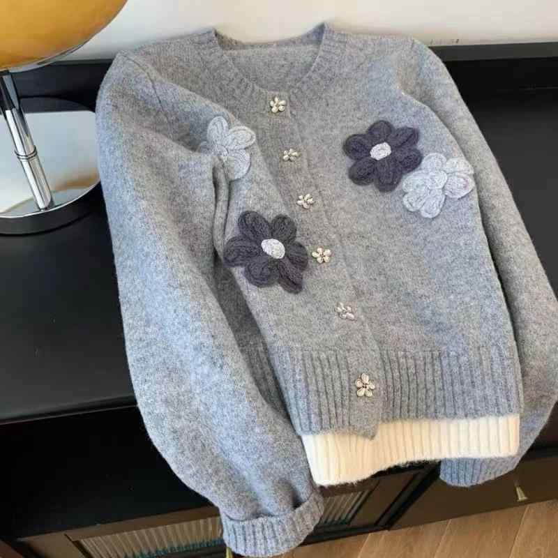 普段使い 伸縮性 軽量 トップス 柔らかい 裾 切り替え 秋 アウター ニット 刺繍 花柄 レディース
