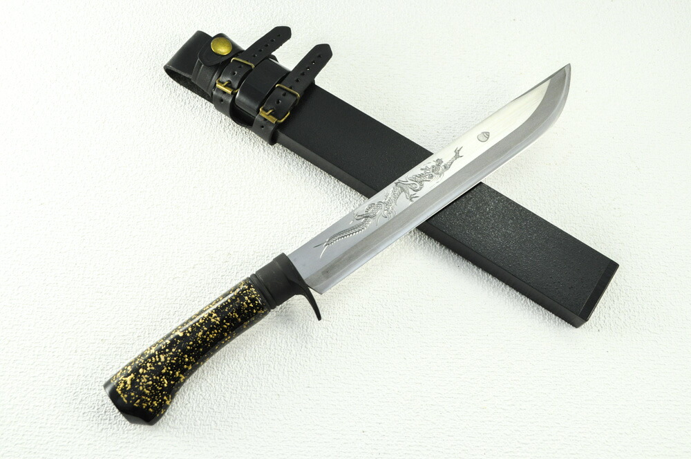 【鍛える師＆漆技術者】剣鉈【漆拵：黒金チラシ】【体制龍刻みつける 】 245 白鋼 両刃 黒ツバ 木鞘 黒石目漆 【豊国作】★剣鉈   アウトドア  狩り立てる 九寸五分★