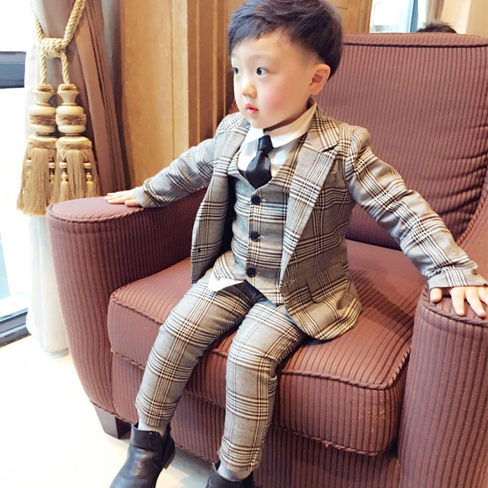 半額SALE☆ フォーマル 七五三 お食い初め 誕生日 ベビー フォーマル 男の子 スーツ タキシード ベビー 赤ちゃん スーツ 出産祝い 子供服 フォーマルスーツ お宮参り 紳士風 入学式 卒業式 入園式 七五三 初節句 誕生日 記念撮影 お食い初め 新生児 ベビー服 80 90 100 110cm