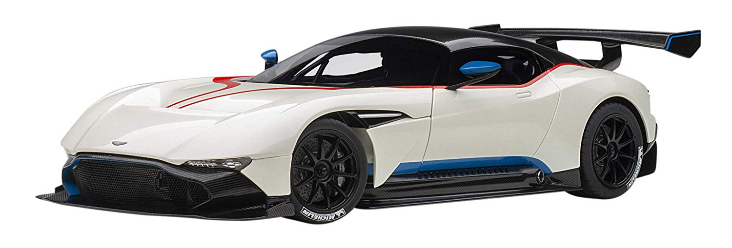 オートアート 1/18 アストンマーチン DB11 メタリック・ホワイト AUTOart 1/18 アストンマーチン DB11 （メタリック・ホワイト