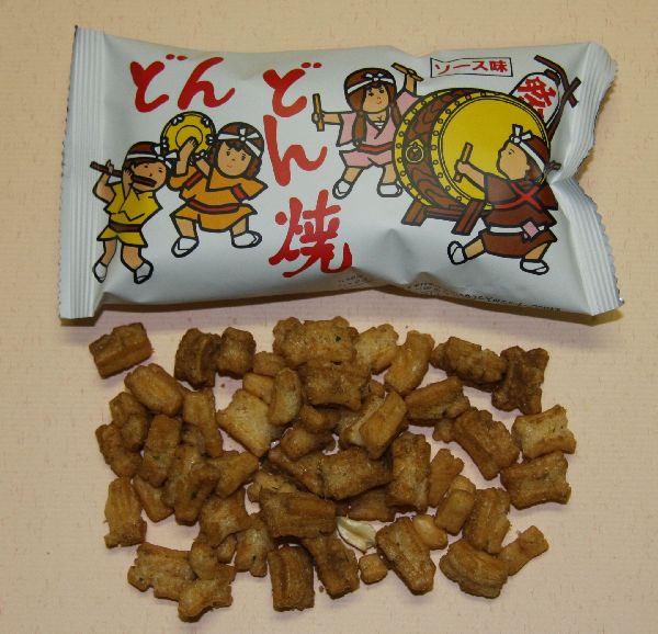 楽天市場 駄菓子のパック売り 菓道どんどん焼ソース味15袋入パック販売 お菓子と和雑貨の店 宝作堂