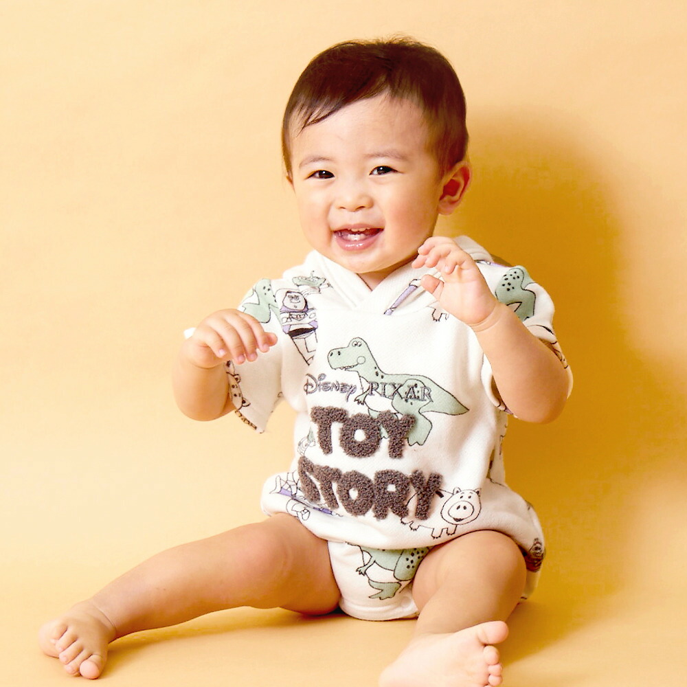 楽天市場 ベビーザらス限定 ディズニー 半袖ゆるロンパース フード付き ロゴさがら刺繍 トイストーリー ナチュラル 70cm トイザらス ベビーザらス