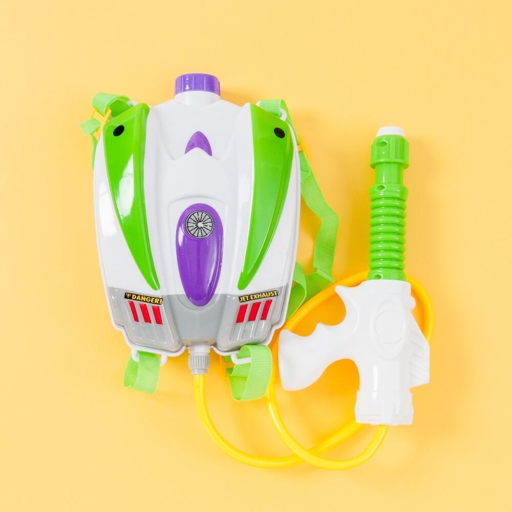 楽天市場 トイザらス限定 ディズニー バズ ライトイヤー リュック型ウォーターシューター 水鉄砲 クリアランス トイザらス ベビーザらス