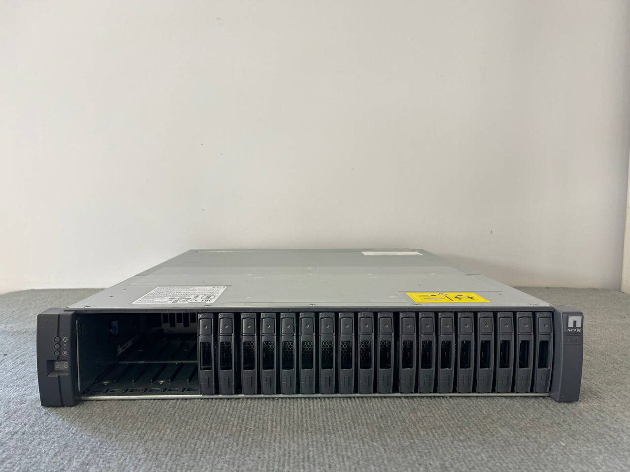 Netapp DS224C 24Bay Storage Dual 12G SAS Controller 111-02850