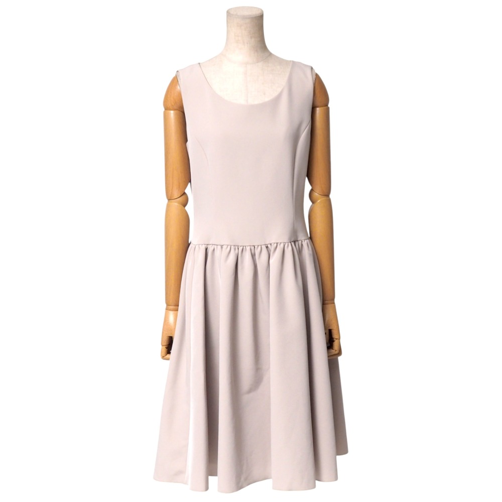 ■美品■FOXEY NEW YORK フォクシー ニューヨーク ロザリンド ワンピース サイズ38 無地 ノースリーブ 膝丈 ブランド古着【中古】20250805/RA5699