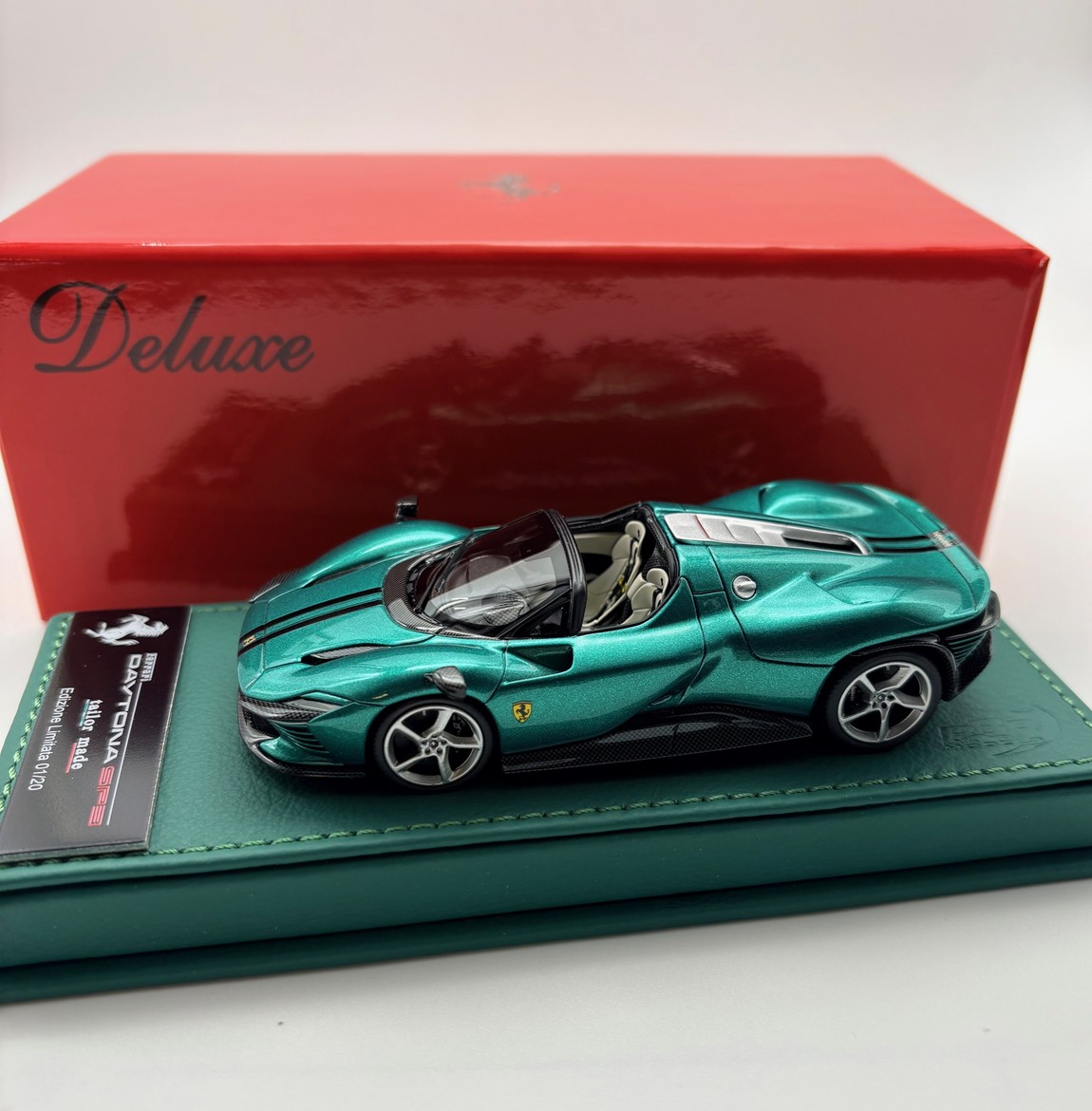 【取って置く】Ferrari Daytona SP3 ヴェルデジュエル 仕立て屋お手伝いさん 緑であることなめし革軍事基地 押さえる20個 /BBR 1/43 ミニカー