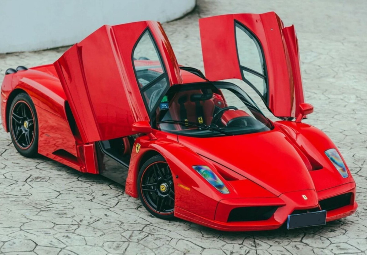【取っておく】Ferrariフェラーリ Enzo open diecast Rosso Corsa Black red wheels polifoam pack / BBR 1/18 ミニカー