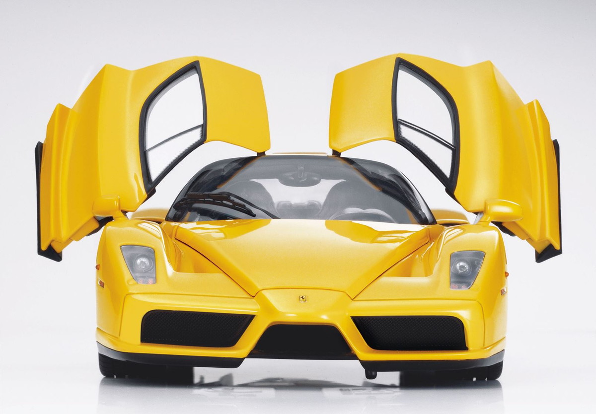 【取っておく】Ferrariフェラーリ Enzo open diecast Giallo Modena Silver wheels polifoam pack / BBR 1/18 ミニカー