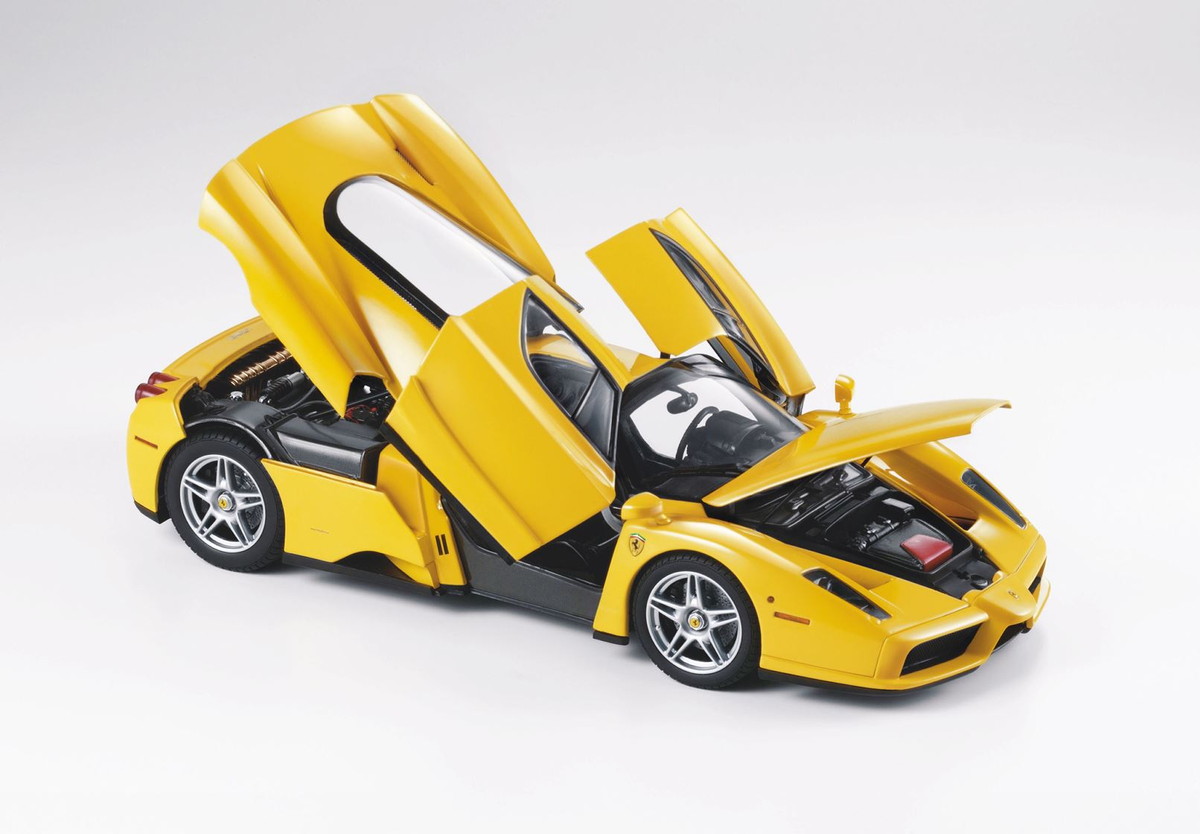 【取っておく】Ferrariフェラーリ Enzo open diecast Giallo Modena Silver wheels Luxury pack / BBR 1/18 ミニカー