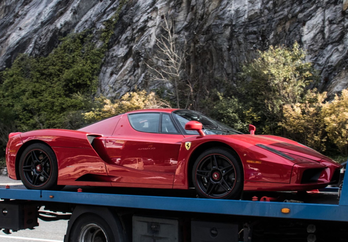 【取って置く】Ferrariフェラーリ Enzo open diecast F1 2007 red black and red wheels Luxury pack / BBR 1/18 ミニカー