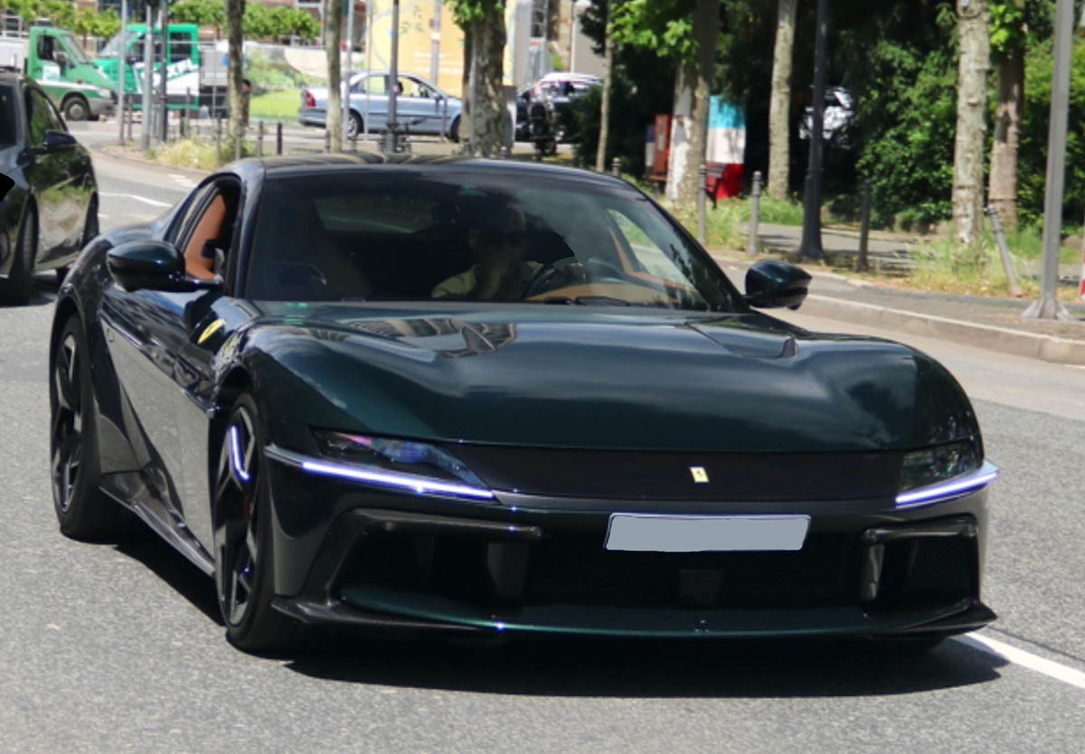 【取って置く】Ferrariフェラーリ 12Cilindri Panoramic roof British Green / BBR 1/18 ミニカー