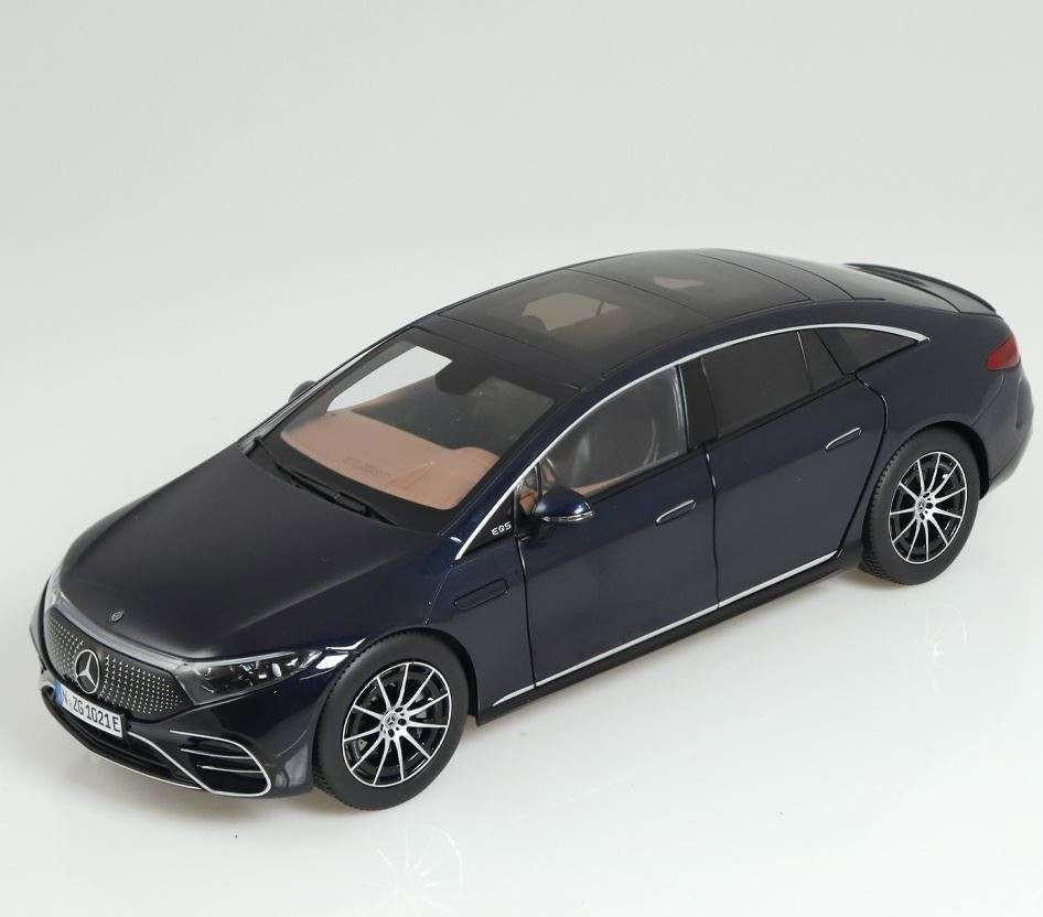 Mercedes Benz EQS metallic nautical blue /NZG 1/18 ミニカー