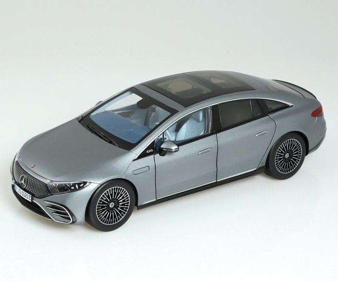 楽天市場】ミニカー 1/18 メルセデスベンツ EQB ゴールドメタリック色