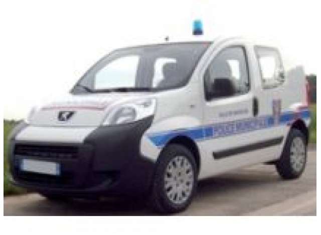 2009 プジョー ビッパー Police Municipale ホワイト／ブルー/ Norev 1/43 ミニカー